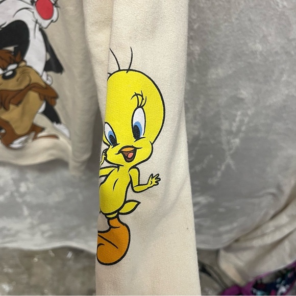 Looney Tunes women’s graphic print sweatshirt characters small fleece - Picture 5 of 6